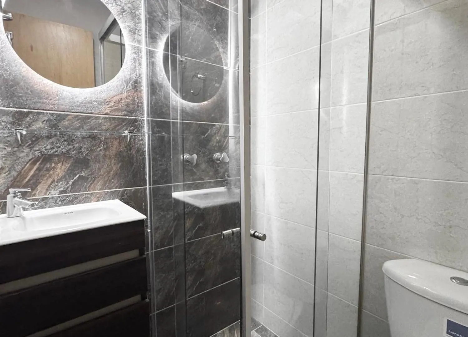 El Poblado 4 Bedrooms 2 Bathrooms With Terrace Medellin