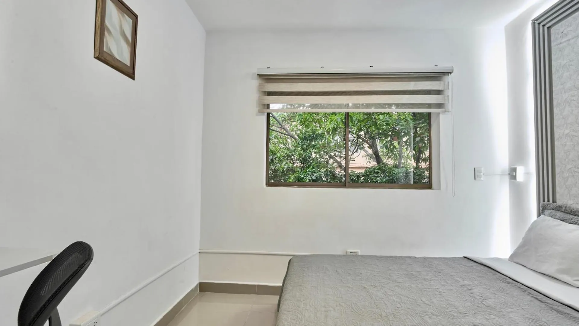 El Poblado 4 Bedrooms 2 Bathrooms With Terrace Medellin 0*,  Colombia